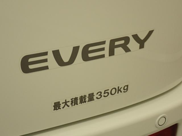 エブリイ PAリミテッド 6型 4WD 5MT LEDヘッドランプ インパネ5MT パートタイム4WD AM/FMラジオ 衝突被害軽減ブレーキ LEDヘッドランプ ハイビームアシスト フロアマット リヤパーキングセンサー キーレスエントリー 後席両側スライドドア(43枚目)