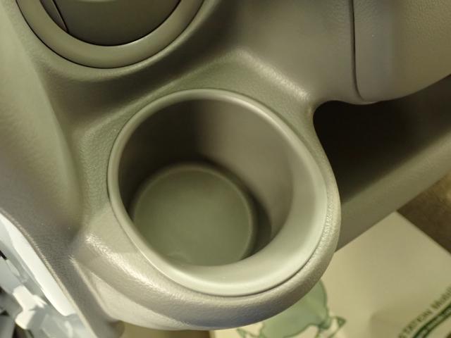 エブリイ PAリミテッド 6型 4WD 5MT LEDヘッドランプ インパネ5MT パートタイム4WD AM/FMラジオ 衝突被害軽減ブレーキ LEDヘッドランプ ハイビームアシスト フロアマット リヤパーキングセンサー キーレスエントリー 後席両側スライドドア(44枚目)