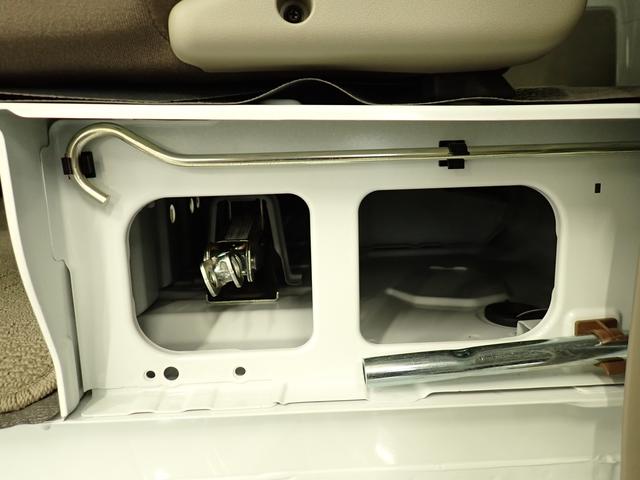 エブリイ PAリミテッド 6型 4WD 5MT LEDヘッドランプ インパネ5MT パートタイム4WD AM/FMラジオ 衝突被害軽減ブレーキ LEDヘッドランプ ハイビームアシスト フロアマット リヤパーキングセンサー キーレスエントリー 後席両側スライドドア(60枚目)