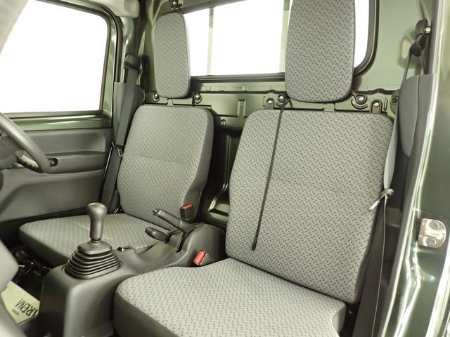 キャリイトラック KCエアコン・パワステ農繁 7型 4WD 高低二段切替式 5MT パートタイム4WD AM/FMラジオ 衝突被害軽減B マット 誤発進抑制機能 アイドリングストップ ハイビームアシスト 車線逸脱警報機能 キーレスエントリー マッドフラップ スペアタイヤ(12枚目)