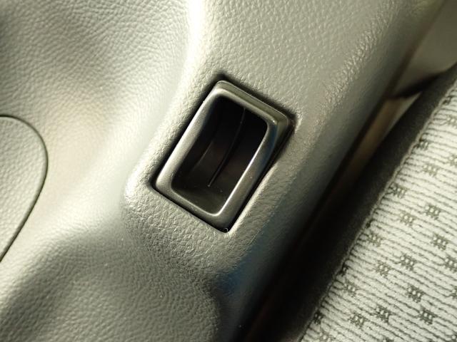 キャリイトラック KCエアコン・パワステ農繁 7型 4WD 高低二段切替式 5MT パートタイム4WD AM/FMラジオ 衝突被害軽減B マット 誤発進抑制機能 アイドリングストップ ハイビームアシスト 車線逸脱警報機能 キーレスエントリー マッドフラップ スペアタイヤ(48枚目)