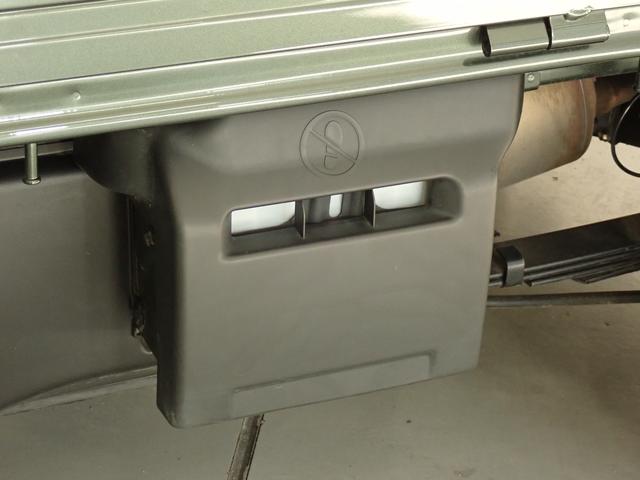 キャリイトラック KCエアコン・パワステ農繁 7型 4WD 高低二段切替式 5MT パートタイム4WD AM/FMラジオ 衝突被害軽減B マット 誤発進抑制機能 アイドリングストップ ハイビームアシスト 車線逸脱警報機能 キーレスエントリー マッドフラップ スペアタイヤ(56枚目)