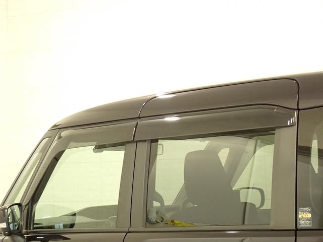 �J�̓��ł����C���\�ȁ@�h�A�o�C�U�[�𑕔����Ă��܂��B