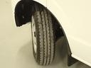 タイヤの切れ角が大きく、小回りが利きます。タイヤサイズは、145/80R12です。