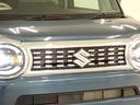 メッキのフロントグリルが 顔つきを引き締めます。