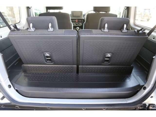 ジムニーシエラ ＪＣ　角目ＬＥＤチェロキー仕様　ディスプレイオーディオ　ＥＴＣ車載器　前後ドラレコ　ＤＥＡＮ１５アルミ　ＢＦグッドリッチＫＯ２　前後バンパー　サイドステップ　チッピングブラック塗装済み　ＬＥＤテールランプ（15枚目）