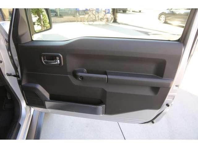 ジムニーシエラ ＪＣ　角目ＬＥＤチェロキー仕様　ディスプレイオーディオ　ＥＴＣ車載器　前後ドラレコ　ＤＥＡＮ１５アルミ　ＢＦグッドリッチＫＯ２　前後バンパー　サイドステップ　チッピングブラック塗装済み　ＬＥＤテールランプ（17枚目）