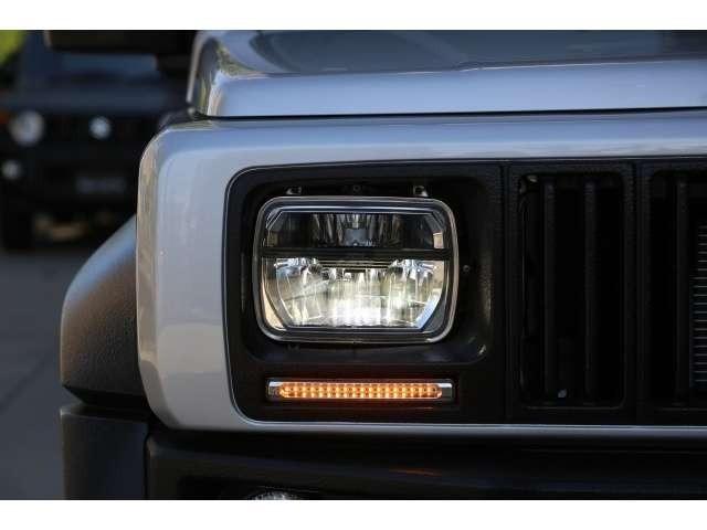 ジムニーシエラ ＪＣ　角目ＬＥＤチェロキー仕様　ディスプレイオーディオ　ＥＴＣ車載器　前後ドラレコ　ＤＥＡＮ１５アルミ　ＢＦグッドリッチＫＯ２　前後バンパー　サイドステップ　チッピングブラック塗装済み　ＬＥＤテールランプ（51枚目）