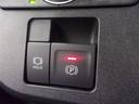 シフトレバー左横にはスイッチ式パーキングブレーキがあります!