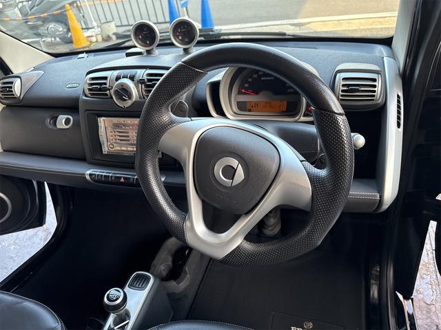 スマートフォーツークーペ ＢＲＡＢＵＳ　エクスクルーシブ　パワステ　パワーウインドウ　エアバック　アルミ（67枚目）