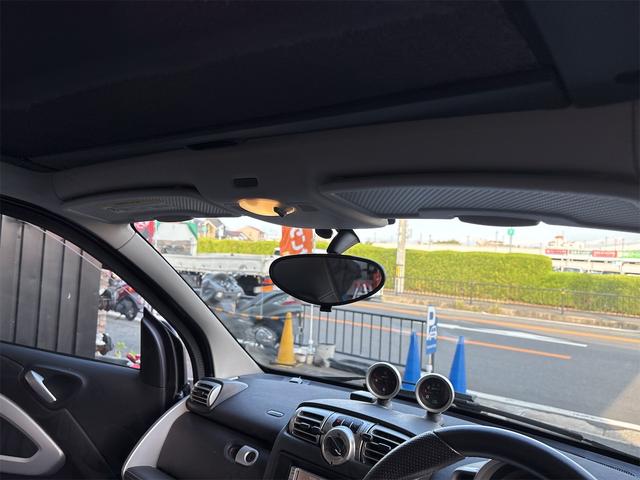 スマートフォーツークーペ ＢＲＡＢＵＳ　エクスクルーシブ　パワステ　パワーウインドウ　エアバック　アルミ（68枚目）
