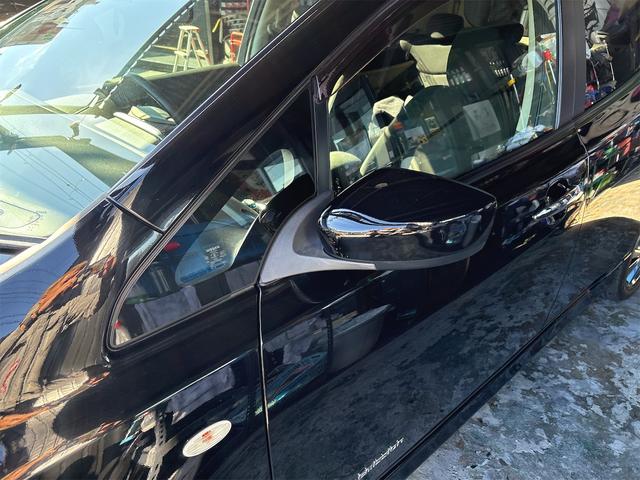 リーフ Ｇ　エアロスタイル（２４ｋｗｈ）　バックカメラ　ナビ　地デジテレビ　ＥＴＣ　クルコン　ＥＶ　ブラック　アルミ付き（11枚目）