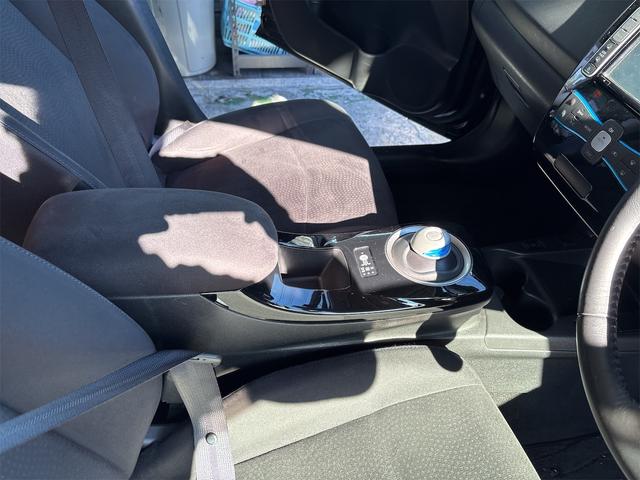 リーフ Ｇ　エアロスタイル（２４ｋｗｈ）　バックカメラ　ナビ　地デジテレビ　ＥＴＣ　クルコン　ＥＶ　ブラック　アルミ付き（56枚目）