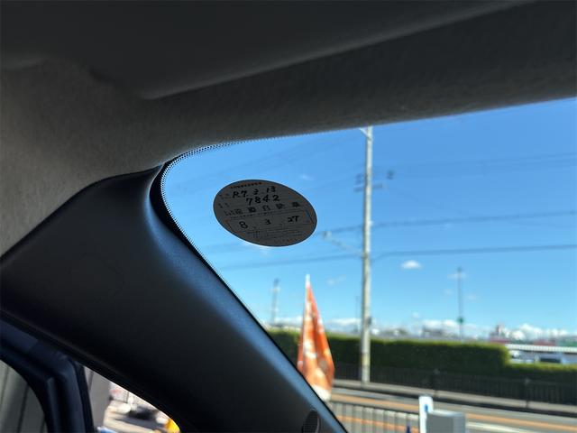 リーフ Ｇ　エアロスタイル（２４ｋｗｈ）　バックカメラ　ナビ　地デジテレビ　ＥＴＣ　クルコン　ＥＶ　ブラック　アルミ付き（57枚目）