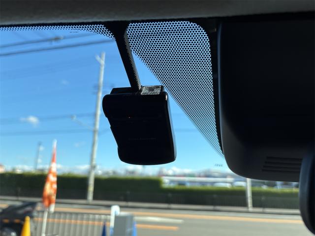 リーフ Ｇ　エアロスタイル（２４ｋｗｈ）　バックカメラ　ナビ　地デジテレビ　ＥＴＣ　クルコン　ＥＶ　ブラック　アルミ付き（58枚目）