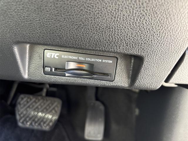 リーフ Ｇ　エアロスタイル（２４ｋｗｈ）　バックカメラ　ナビ　地デジテレビ　ＥＴＣ　クルコン　ＥＶ　ブラック　アルミ付き（70枚目）