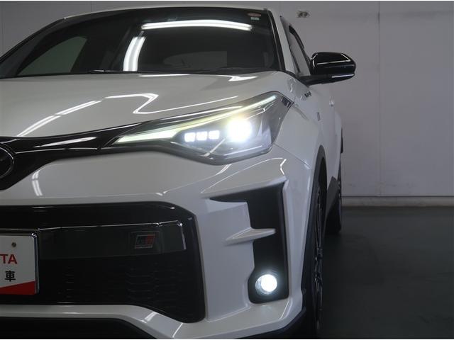 ＬＥＤヘッドライトです。デザイン性が良くとても明るいので、夜間の走行や悪天候でも安心です。しかも長寿命！