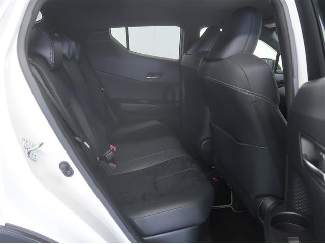 用途に合わせて使い分けられるセカンドシート！