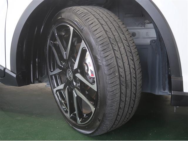 タイヤの溝もしっかりありますので、乗り出しで余計な費用がかかる事もありませんね。