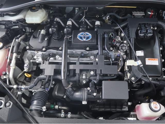 普段はあまり見ないエンジンルーム内も綺麗に仕上げています。見えない所も清潔に保ちたいですよね。