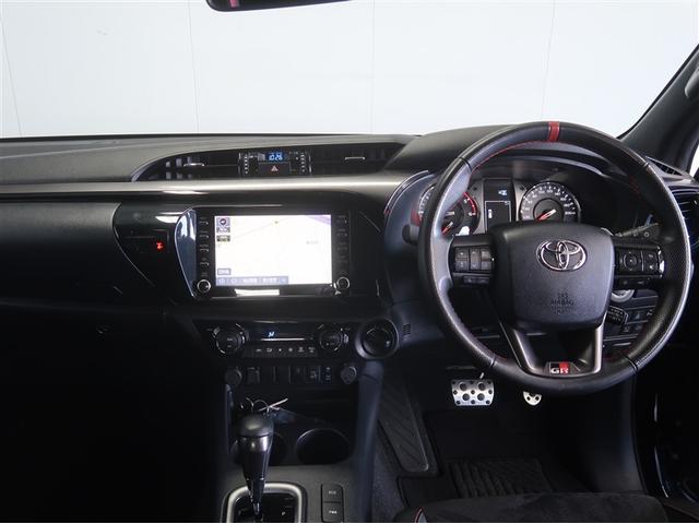 �X�^�C���b�V���ȃf�U�C���̃C���p�l�B�e����X�C�b�`�͎g���Ղ��ʒu�ɔz�u����Ă܂��B