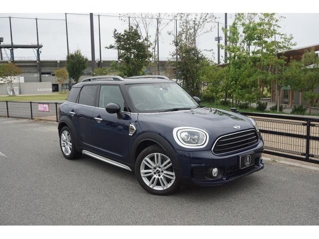 ＭＩＮＩ クーパーＤ　クロスオーバー　オートクルーズ　オートエアコン　カーナビ　横滑り防止　ルーフレール　ＨＤＤナビ　パワーウィンドウ　ブルートゥースオーディオ　衝突軽減装置　盗難防止　エアバッグ　ＡｐｐｌｅＣａｒＰｌａｙコーディング可能（3枚目）