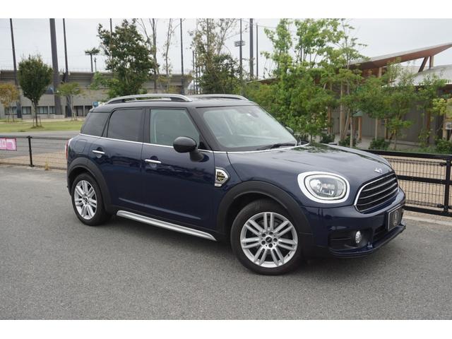 ＭＩＮＩ クーパーＤ　クロスオーバー　オートクルーズ　オートエアコン　カーナビ　横滑り防止　ルーフレール　ＨＤＤナビ　パワーウィンドウ　ブルートゥースオーディオ　衝突軽減装置　盗難防止　エアバッグ　ＡｐｐｌｅＣａｒＰｌａｙコーディング可能（4枚目）