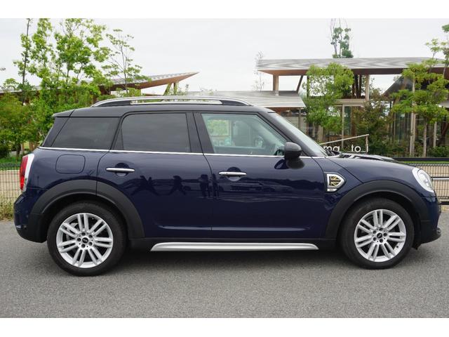 ＭＩＮＩ クーパーＤ　クロスオーバー　オートクルーズ　オートエアコン　カーナビ　横滑り防止　ルーフレール　ＨＤＤナビ　パワーウィンドウ　ブルートゥースオーディオ　衝突軽減装置　盗難防止　エアバッグ　ＡｐｐｌｅＣａｒＰｌａｙコーディング可能（13枚目）