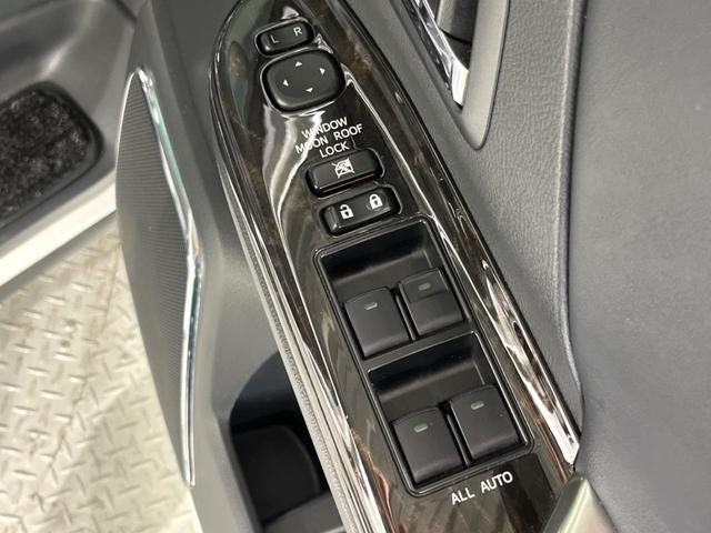 ヴェルファイアハイブリッド ＺＲ　Ｇエディション　４ＷＤ　サンルーフ　両側電動ドア　後席モニター　全周囲カメラ　電動リアゲート　レザーシート　ドラレコ　スマートキー　ＨＩＤヘッド　ビルトインＥＴＣ　オートライト（27枚目）