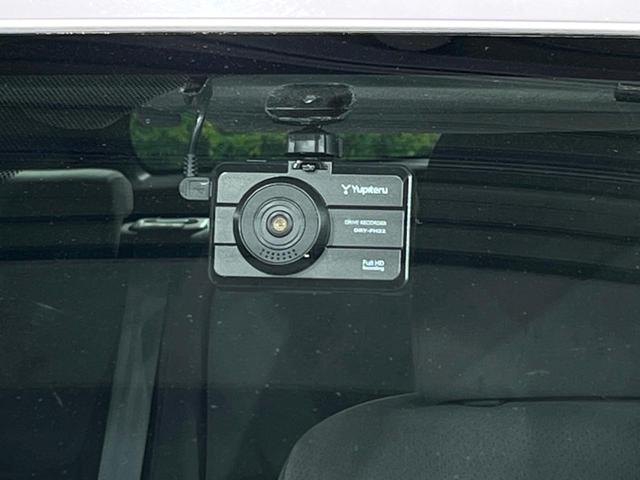 プリウス Ｓ　ＳＤナビ　バックカメラ　スマートキー　ドライブレコーダー　ＥＴＣ　オートライト　オートエアコン　ステアリングスイッチ　ｂｌｕｅｔｏｏｔｈ　　電動格納ミラー（6枚目）