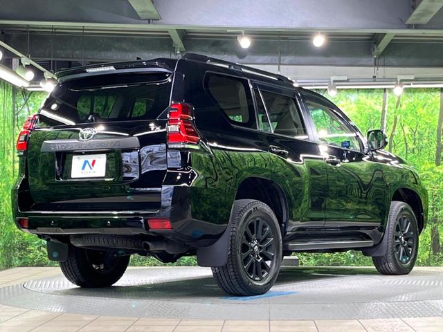 ランドクルーザープラド ＴＸ　Ｌパッケージ　マットブラックエディション　４ＷＤ　サンルーフ　全周囲カメラ　純正９型ナビ　衝突被害軽減システム　レーダークルーズ　禁煙車　レザーシート　前席シートエアコン　ドラレコ　コーナーセンサー　スマートキー　ＬＥＤヘッド　ＥＴＣ２．０（18枚目）