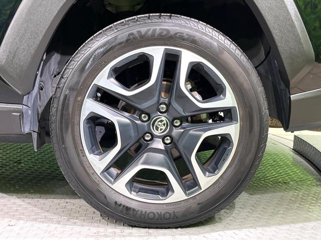 ＲＡＶ４ アドベンチャー　サンルーフ　バックカメラ　純正ディスプレイオーディオ　トヨタセーフティセンス　ブラインドスポットモニター　パワーバックドア　スマートキー　レーダークルーズコントロール　車線逸脱警報　ＥＴＣ（13枚目）