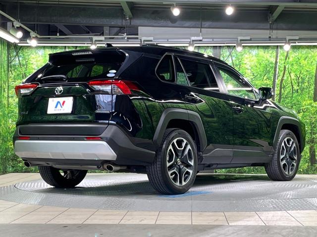 ＲＡＶ４ アドベンチャー　サンルーフ　バックカメラ　純正ディスプレイオーディオ　トヨタセーフティセンス　ブラインドスポットモニター　パワーバックドア　スマートキー　レーダークルーズコントロール　車線逸脱警報　ＥＴＣ（17枚目）