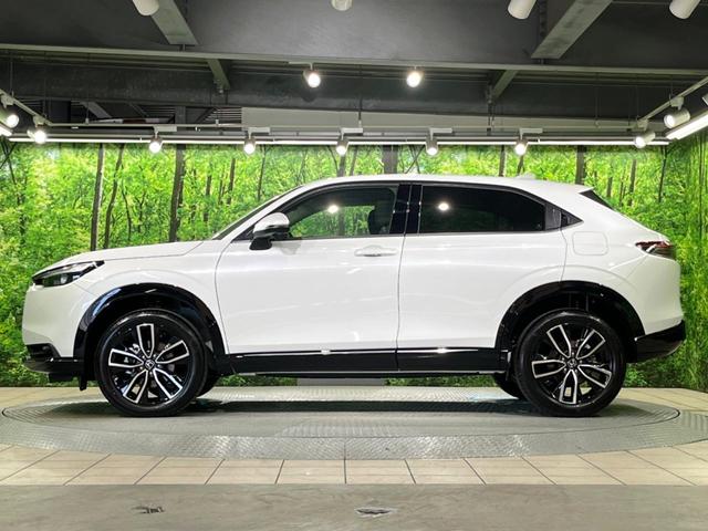 ヴェゼル ｅ：ＨＥＶ　Ｚ　登録済未使用車　純正９インチナビ　バックカメラ　ホンダセンシング　クリアランスナー　レーダークルーズコントロール　ステアリングヒーター　シートヒーター　スマートキー　パワーバックドア（50枚目）