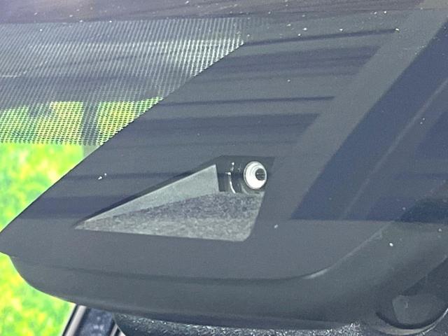 プリウス Sセーフティプラス 純正9インチナビ バックカメラ トヨタセーフティセンス ドラレコ コーナーセンサー スマートキー ビルトインETC クルコン 車線逸脱警報 オートライト オートエアコン(5枚目)