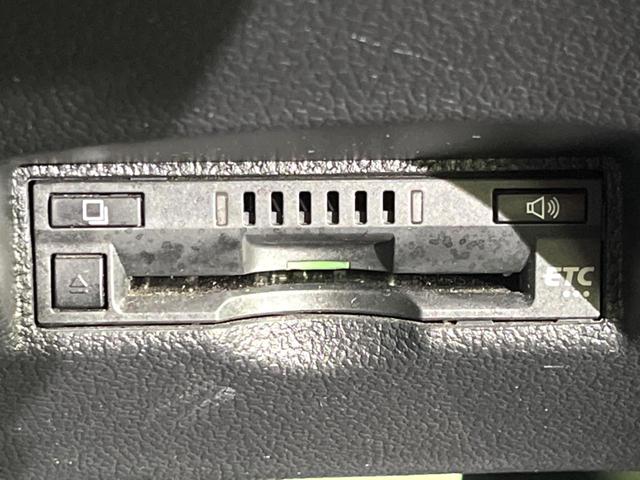 プリウス Sセーフティプラス 純正9インチナビ バックカメラ トヨタセーフティセンス ドラレコ コーナーセンサー スマートキー ビルトインETC クルコン 車線逸脱警報 オートライト オートエアコン(27枚目)