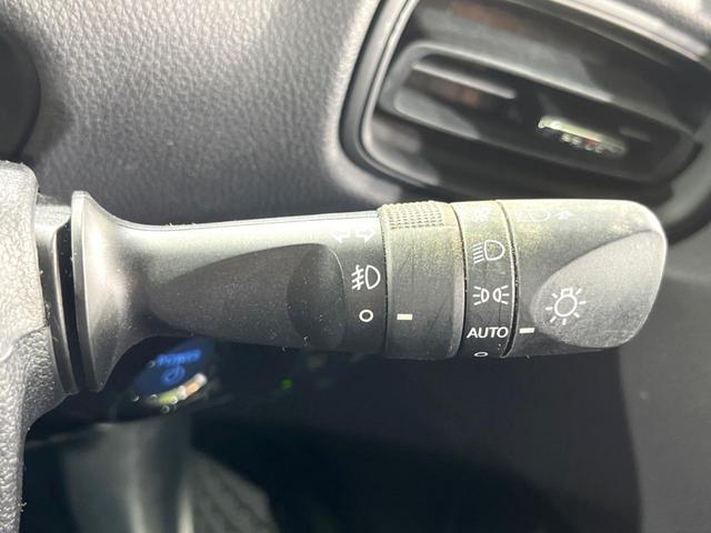 プリウス Sセーフティプラス 純正9インチナビ バックカメラ トヨタセーフティセンス ドラレコ コーナーセンサー スマートキー ビルトインETC クルコン 車線逸脱警報 オートライト オートエアコン(31枚目)