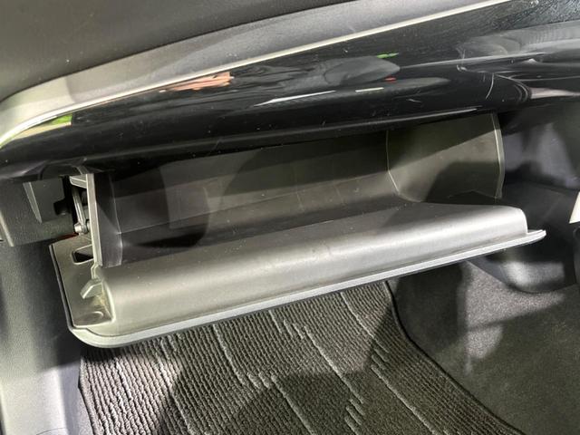 プリウス Sセーフティプラス 純正9インチナビ バックカメラ トヨタセーフティセンス ドラレコ コーナーセンサー スマートキー ビルトインETC クルコン 車線逸脱警報 オートライト オートエアコン(39枚目)