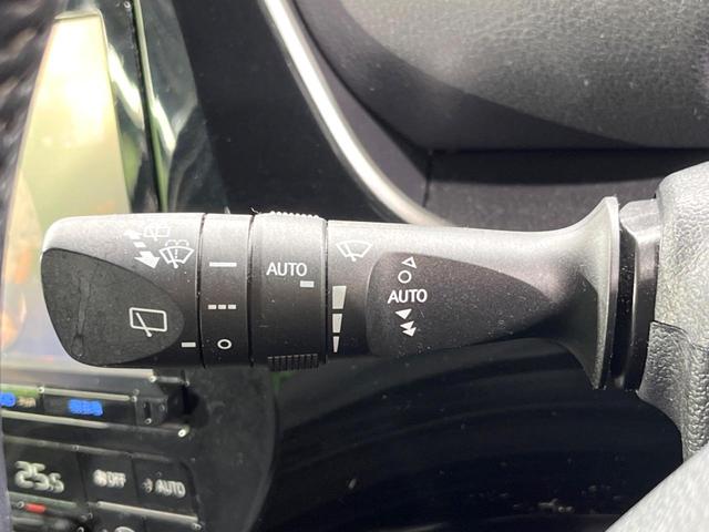 プリウス Sセーフティプラス 純正9インチナビ バックカメラ トヨタセーフティセンス ドラレコ コーナーセンサー スマートキー ビルトインETC クルコン 車線逸脱警報 オートライト オートエアコン(45枚目)