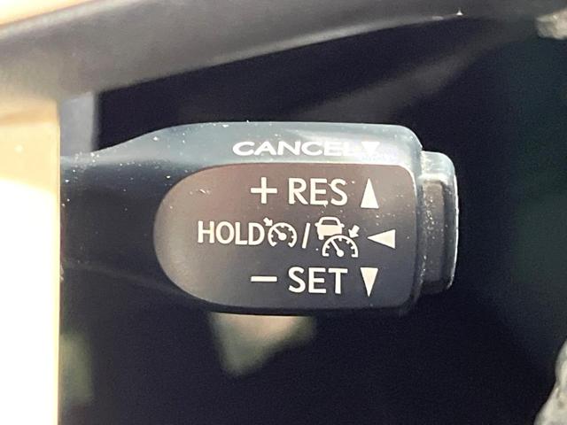 プリウス Sセーフティプラス 純正9インチナビ バックカメラ トヨタセーフティセンス スマートキー レーダークルーズコントロール コーナーセンサー ドライブレコーダー ETC 車線逸脱警報 ステアリングスイッチ(5枚目)