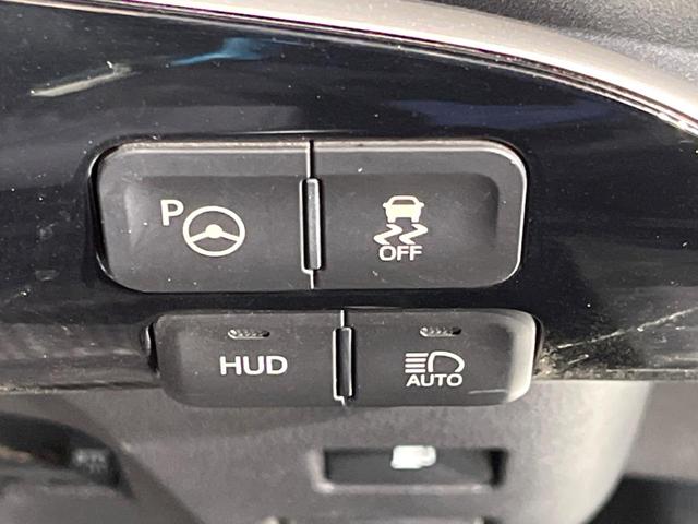 プリウス Sセーフティプラス 純正9インチナビ バックカメラ トヨタセーフティセンス スマートキー レーダークルーズコントロール コーナーセンサー ドライブレコーダー ETC 車線逸脱警報 ステアリングスイッチ(6枚目)