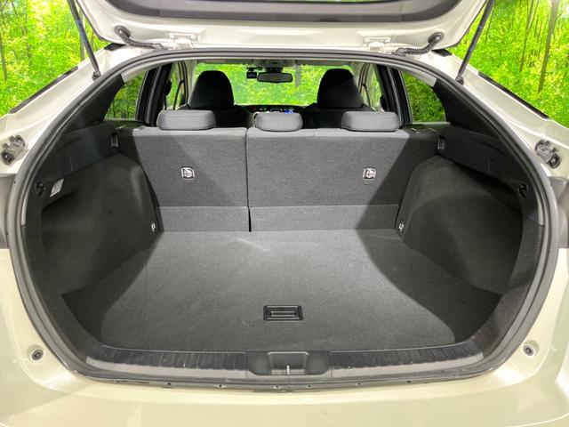 プリウス Sセーフティプラス 純正9インチナビ バックカメラ トヨタセーフティセンス スマートキー レーダークルーズコントロール コーナーセンサー ドライブレコーダー ETC 車線逸脱警報 ステアリングスイッチ(40枚目)