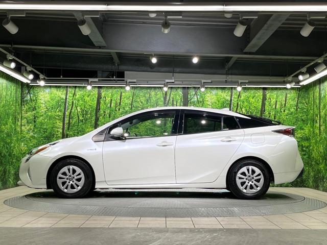 プリウス Sセーフティプラス 純正9インチナビ バックカメラ トヨタセーフティセンス スマートキー レーダークルーズコントロール コーナーセンサー ドライブレコーダー ETC 車線逸脱警報 ステアリングスイッチ(49枚目)