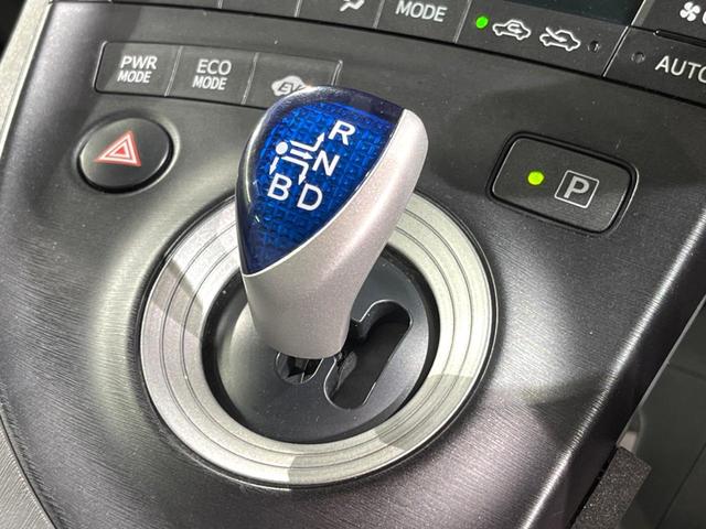 プリウス S 純正SDナビ サイドカメラ 禁煙車 デジタルインナーミラー ドラレコ スマートキー ビルトインETC オートライト オートエアコン 純正15インチアルミ CD DVD再生 地デジ(35枚目)