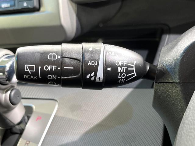 フリードハイブリッド ジャストセレクション 両側電動ドア 純正SDナビ バックカメラ 禁煙車 ハーフレザーシート スマートキー HIDヘッド ビルトインETC クルコン オートライト オートエアコン 純正15インチアルミ CD DVD再生(30枚目)