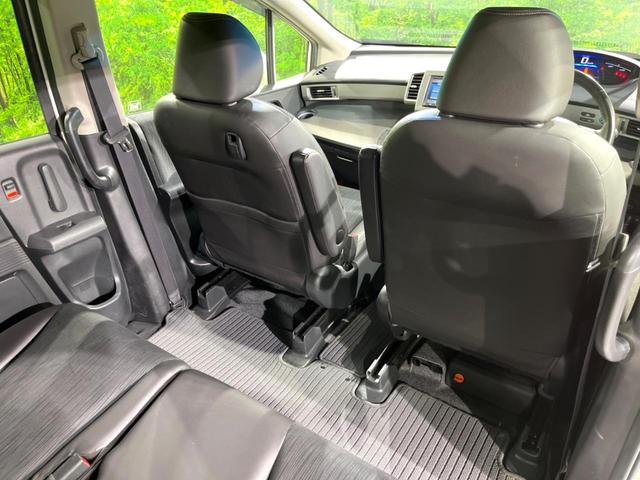 フリードハイブリッド ジャストセレクション 両側電動ドア 純正SDナビ バックカメラ 禁煙車 ハーフレザーシート スマートキー HIDヘッド ビルトインETC クルコン オートライト オートエアコン 純正15インチアルミ CD DVD再生(38枚目)