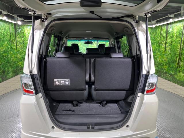 フリードハイブリッド ジャストセレクション 両側電動ドア 純正SDナビ バックカメラ 禁煙車 ハーフレザーシート スマートキー HIDヘッド ビルトインETC クルコン オートライト オートエアコン 純正15インチアルミ CD DVD再生(39枚目)