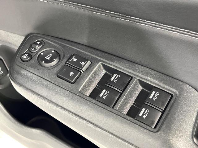 ジェイド ハイブリッドX 純正8インチナビ バックカメラ 衝突被害軽減システム レーダークルーズ 禁煙車 レザーシート ドラレコ コーナーセンサー スマートキー ビルトインETC 車線逸脱警報 オートライト オートエアコン(23枚目)