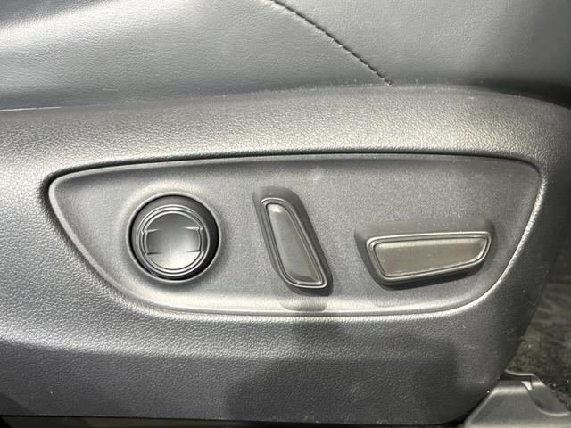 RAV4 アドベンチャー 4WD 純正SDナビ バックカメラ レーダークルーズ 禁煙車 レザーシート パワーシート ドラレコ コーナーセンサー LEDヘッド ビルトインETC 車線逸脱警報 オートライト デュアルエアコン(5枚目)