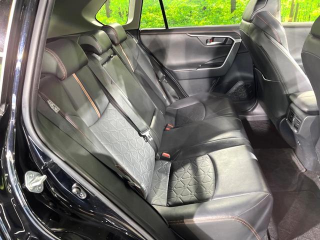 RAV4 アドベンチャー 4WD 純正SDナビ バックカメラ レーダークルーズ 禁煙車 レザーシート パワーシート ドラレコ コーナーセンサー LEDヘッド ビルトインETC 車線逸脱警報 オートライト デュアルエアコン(9枚目)